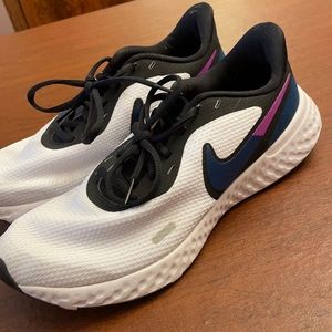 Nike revolution sneaker